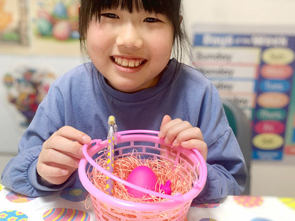 富士市英会話プライム英会話の2025年のイースターの英会話レッスンの写真