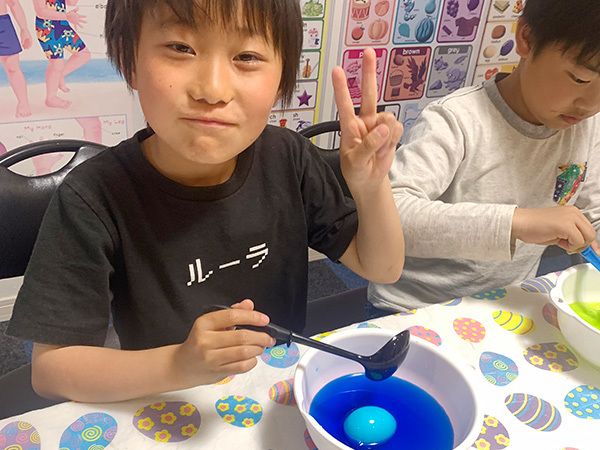 富士市英会話プライム英会話の2025年のイースターの英会話レッスンの写真