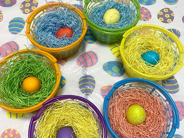 富士市英会話プライム英会話の2025年のイースターの英会話レッスンの写真